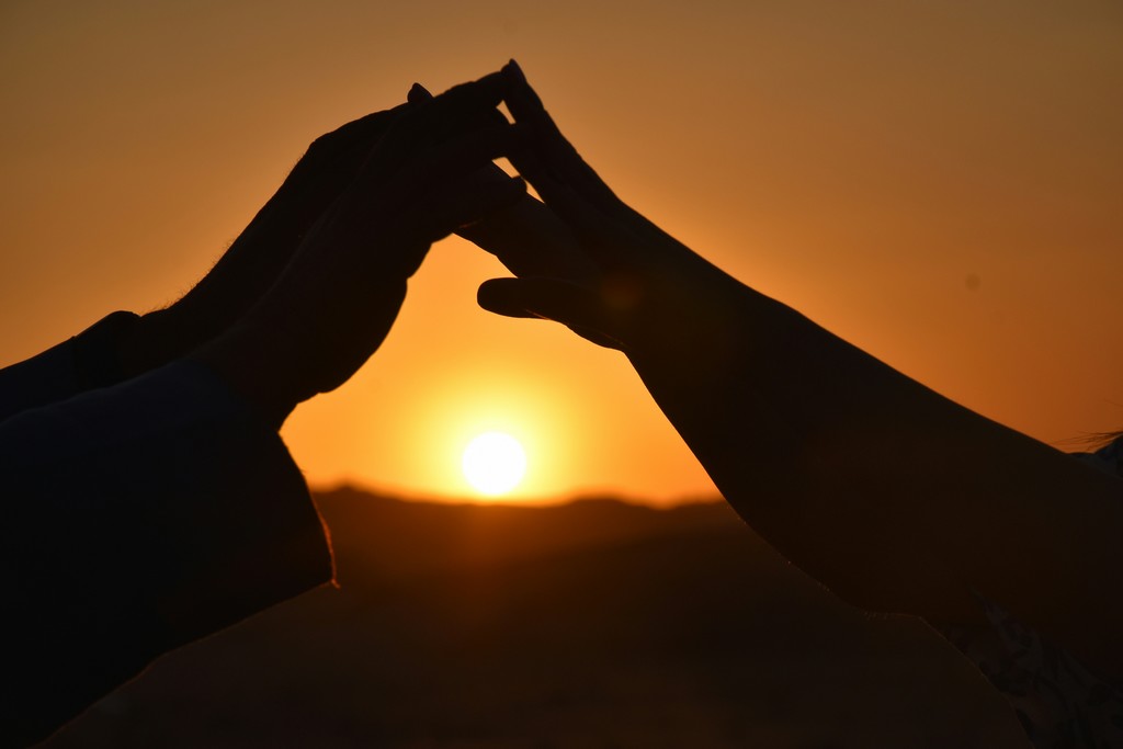 Human connection light Meaningful Dating